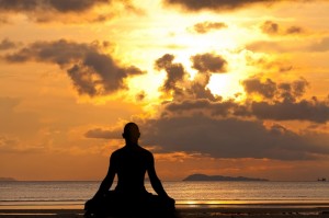 man beach yoga meditation_oncology news australia_800x50