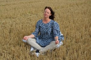 woman meditation yoga mindfullness outdoors thinking stress anxiety_oncology news australia