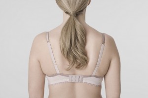 woman wearing bra_cancer research news_800x500